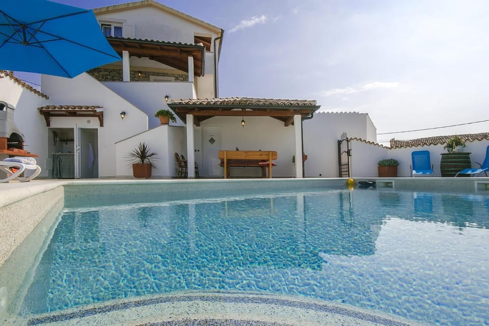 Property building, Swimming pool