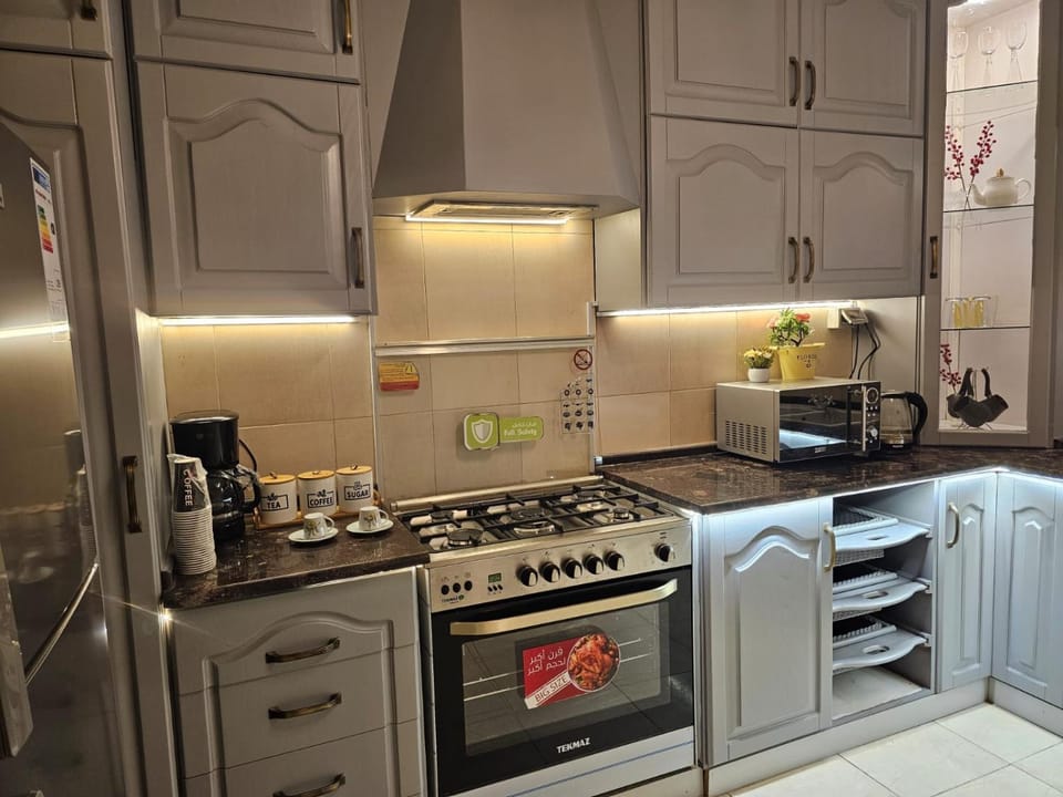 شقة فاخرة في دير غبار Apartment in Africa