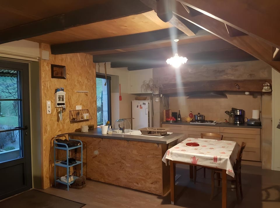 Property building, Kitchen or kitchenette, Living room
