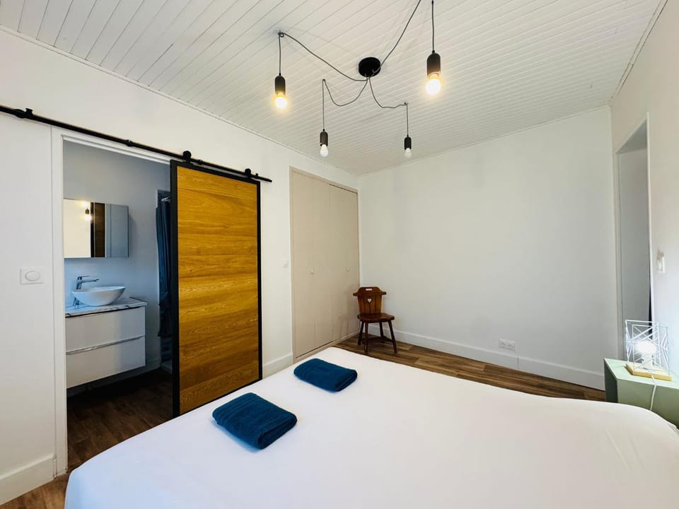 Le Velours - 5 pers - Spacieux - Parking Apartment in Pays de la Loire