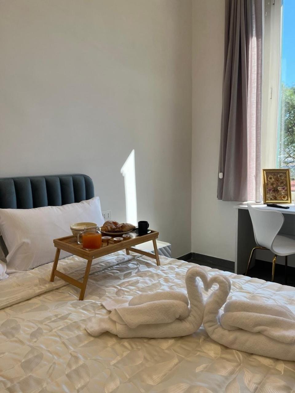 Bed, View (from property/room), Food and drinks, Photo of the whole room, Bedroom, Food, Breakfast, Italian breakfast, Inner courtyard view, heating, internet, towels, air conditioner