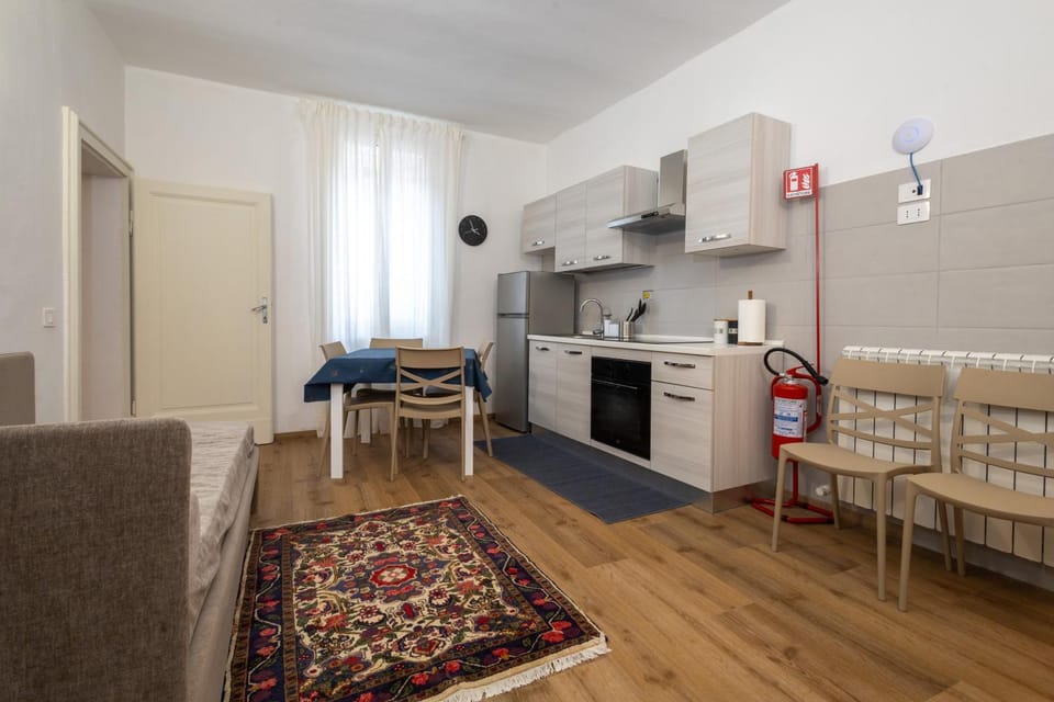 Kitchen or kitchenette, oven, pet friendly, stove