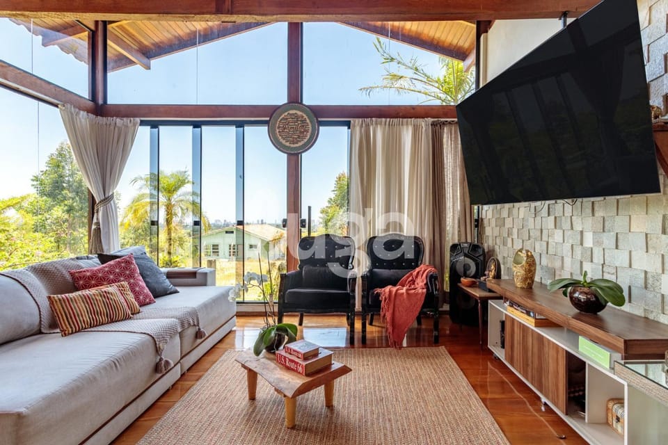 LUGA Refuge with Pool | Comfort in Piçarras House in State of Santa Catarina