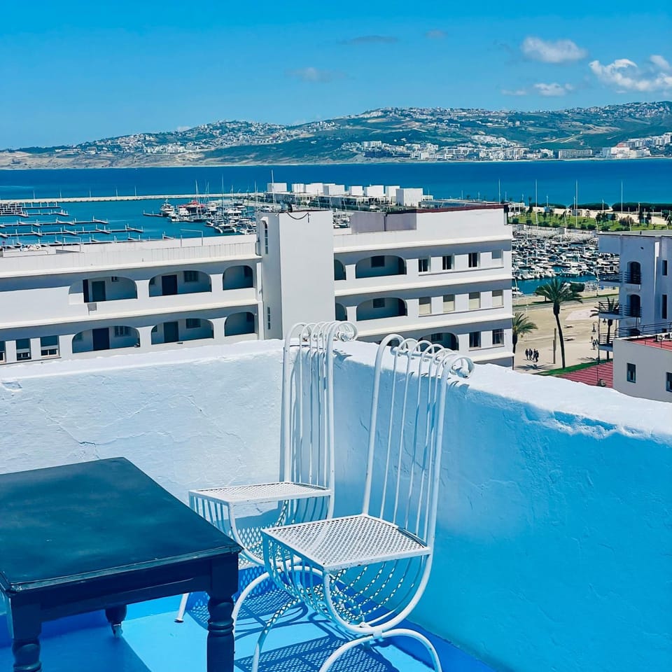 Patio, Day, Natural landscape, View (from property/room), Balcony/Terrace, Beach, Beach, Mountain view, Sea view, sunbed