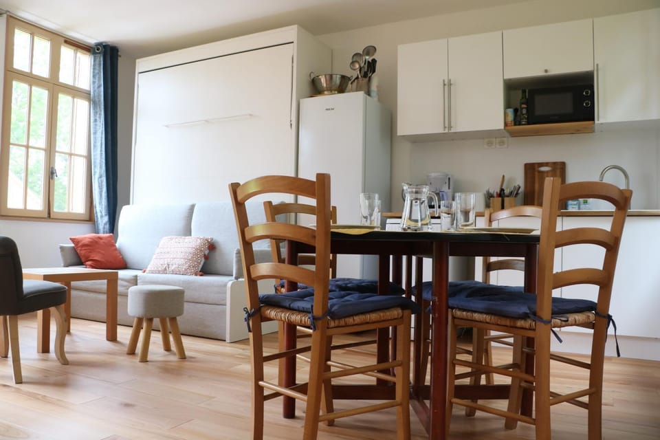 Communal lounge/ TV room, Living room, Lobby or reception, dishwasher