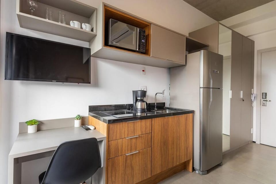 TV and multimedia, Kitchen or kitchenette, microwave, stove