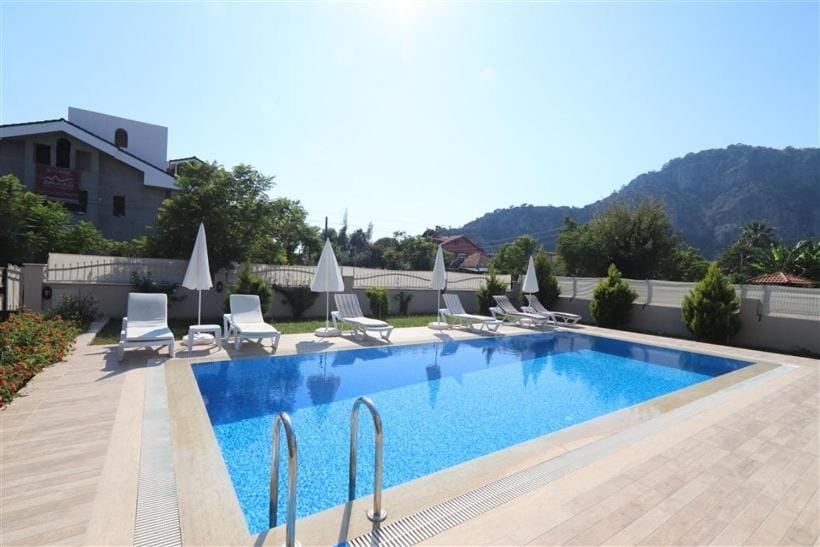 Swimming pool, sunbed
