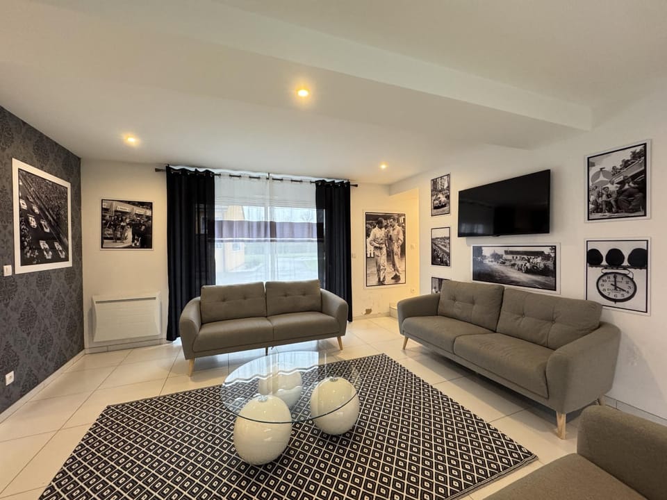 TV and multimedia, Living room