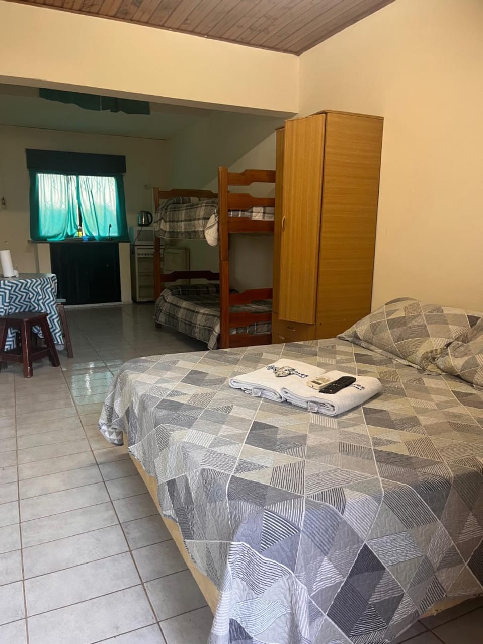 Kitchen or kitchenette, Bedroom