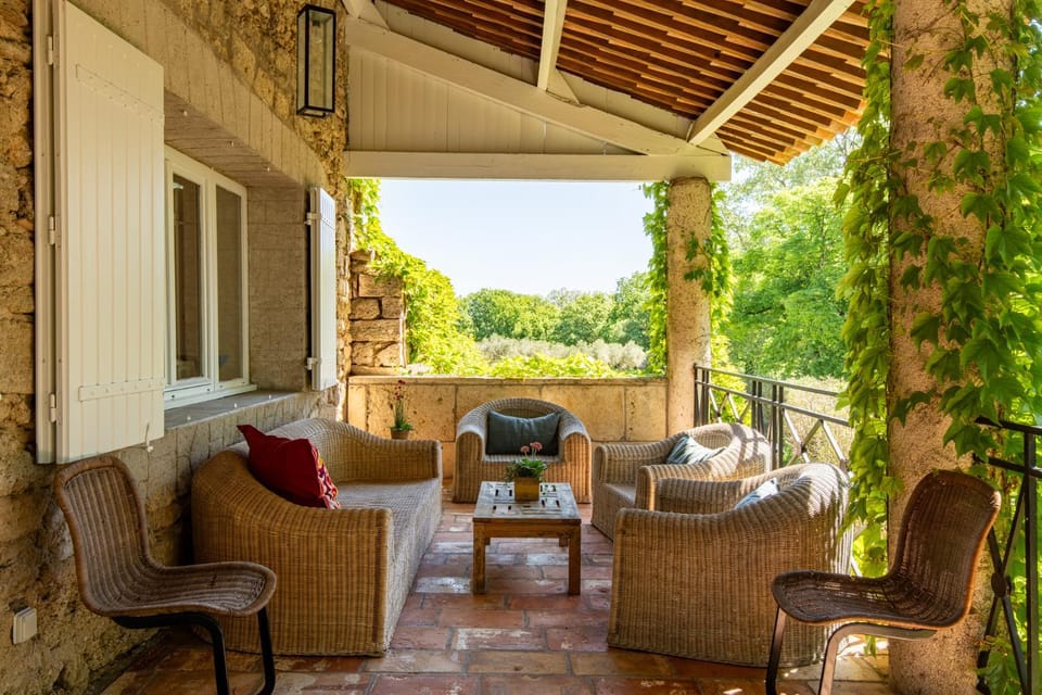 Château Les Boissieres aux portes d'Uzes 26 couchages Piscine Sauna en bord de rivière Cadre exceptionnel Villa in Uzes