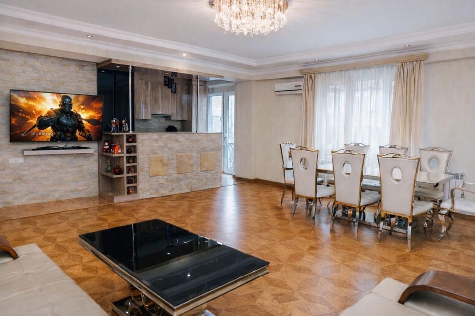 TV and multimedia, Kitchen or kitchenette, Seating area, Dining area