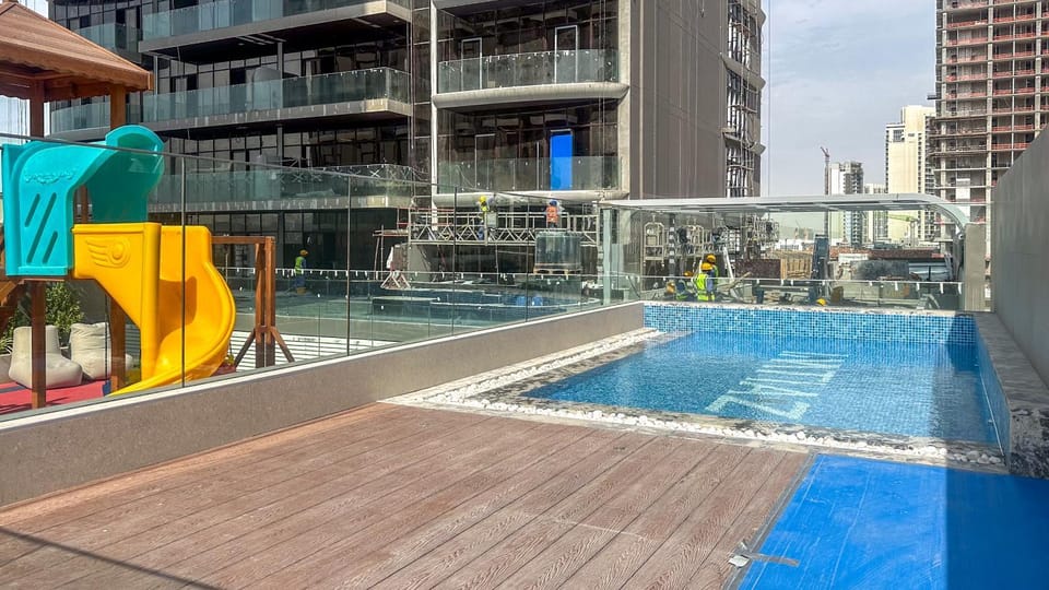 Kids's club, Swimming pool