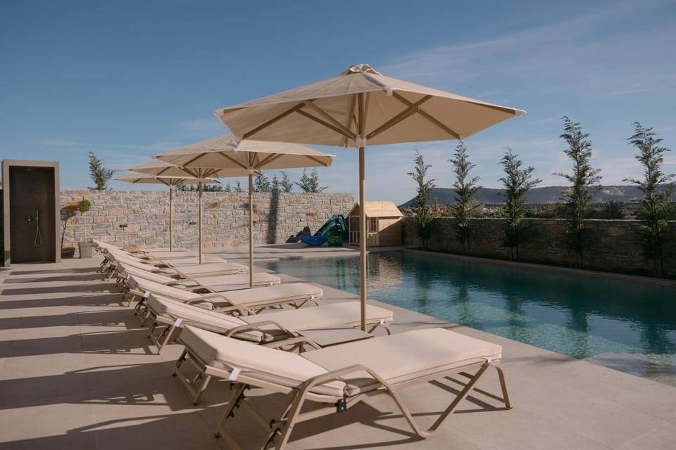 Day, Pool view, Swimming pool, sunbed