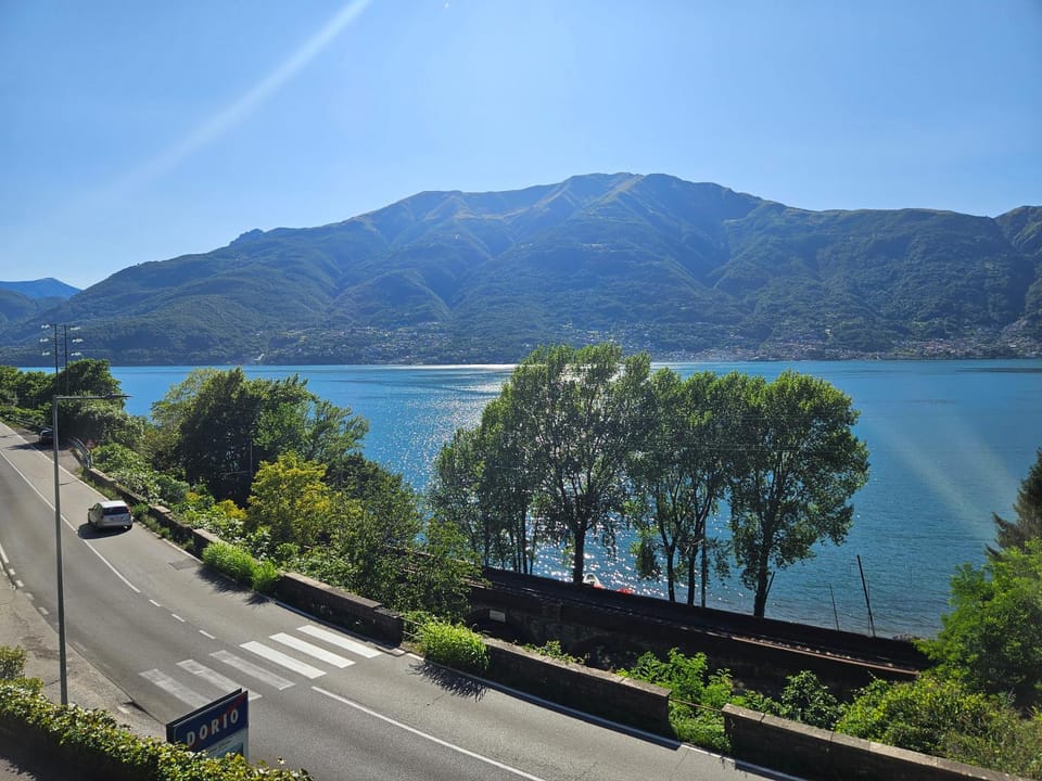 View (from property/room), View (from property/room), Lake view, Lake view, Mountain view