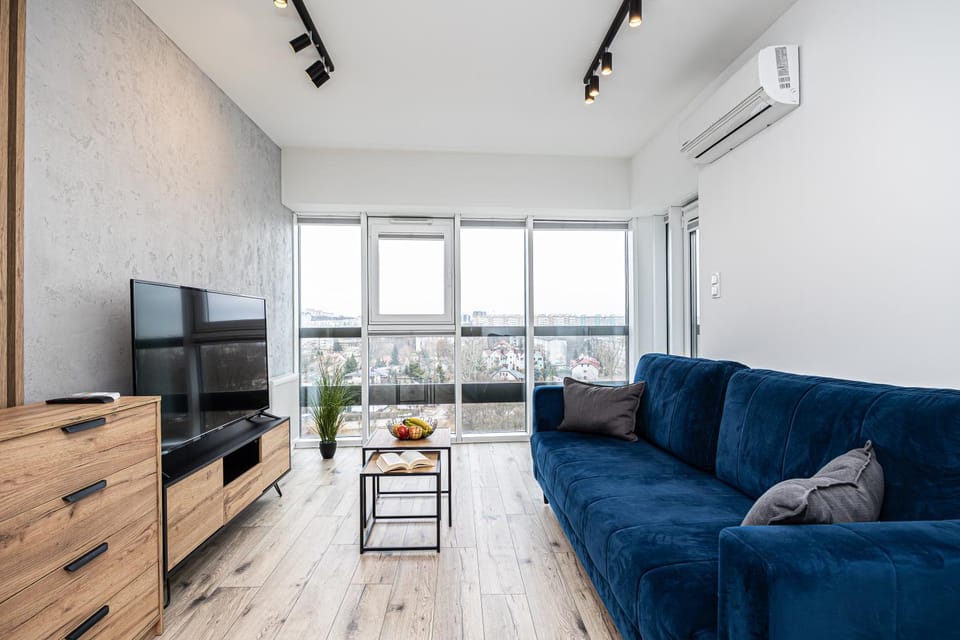 Communal lounge/ TV room, TV and multimedia, Living room, Seating area, Evening entertainment, air conditioner