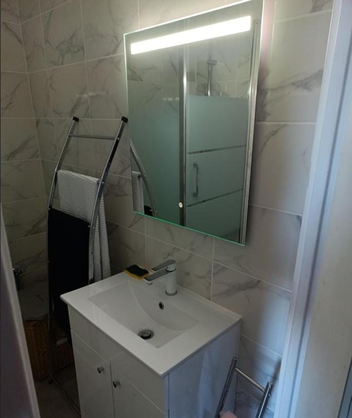 studio bien equipé proche des Thermes Apartment in Balaruc-les-Bains