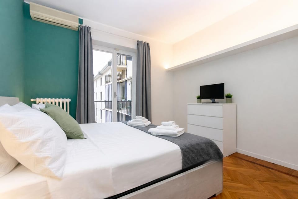 Bed, TV and multimedia, Photo of the whole room, internet, towels, air conditioner