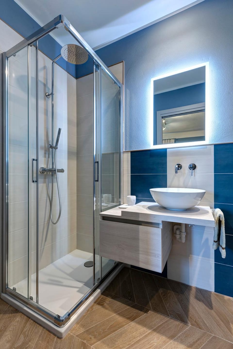 Shower, Bathroom, towels