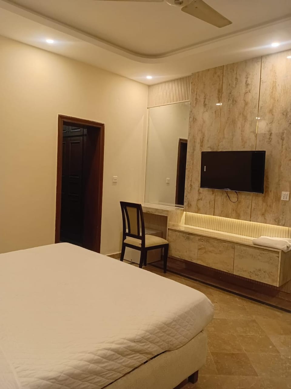 TV and multimedia, Bedroom, hair dresser