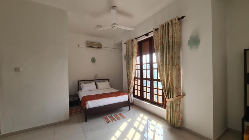 Bed, Bedroom, air conditioner