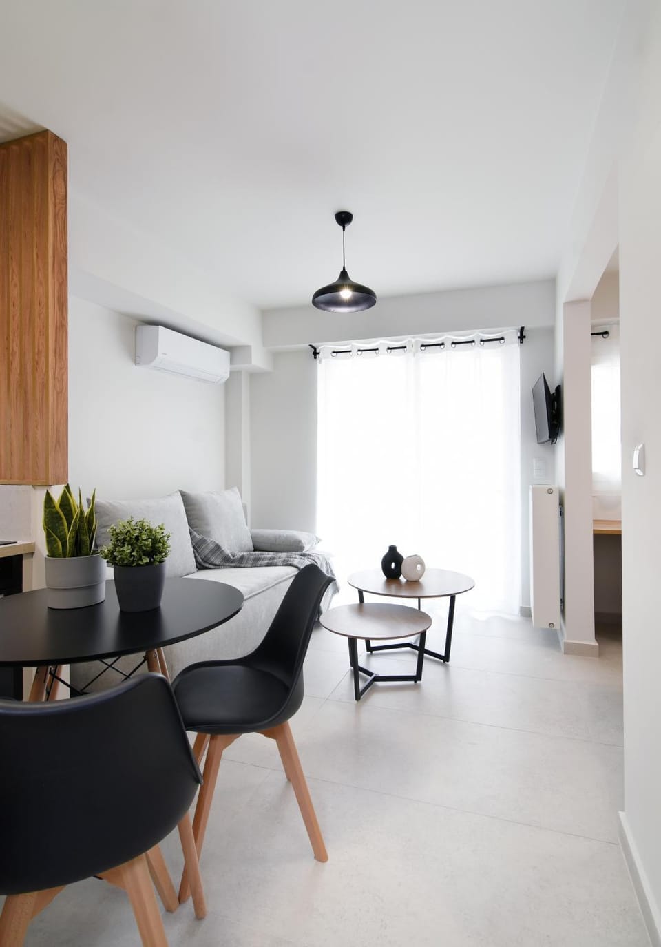 TV and multimedia, Living room, Dining area, air conditioner