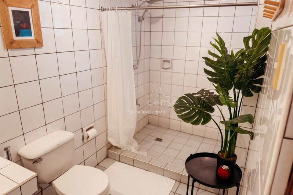 Hidden Gem - Spacious Penthouse with Siargao Vibe Apartment in Makati