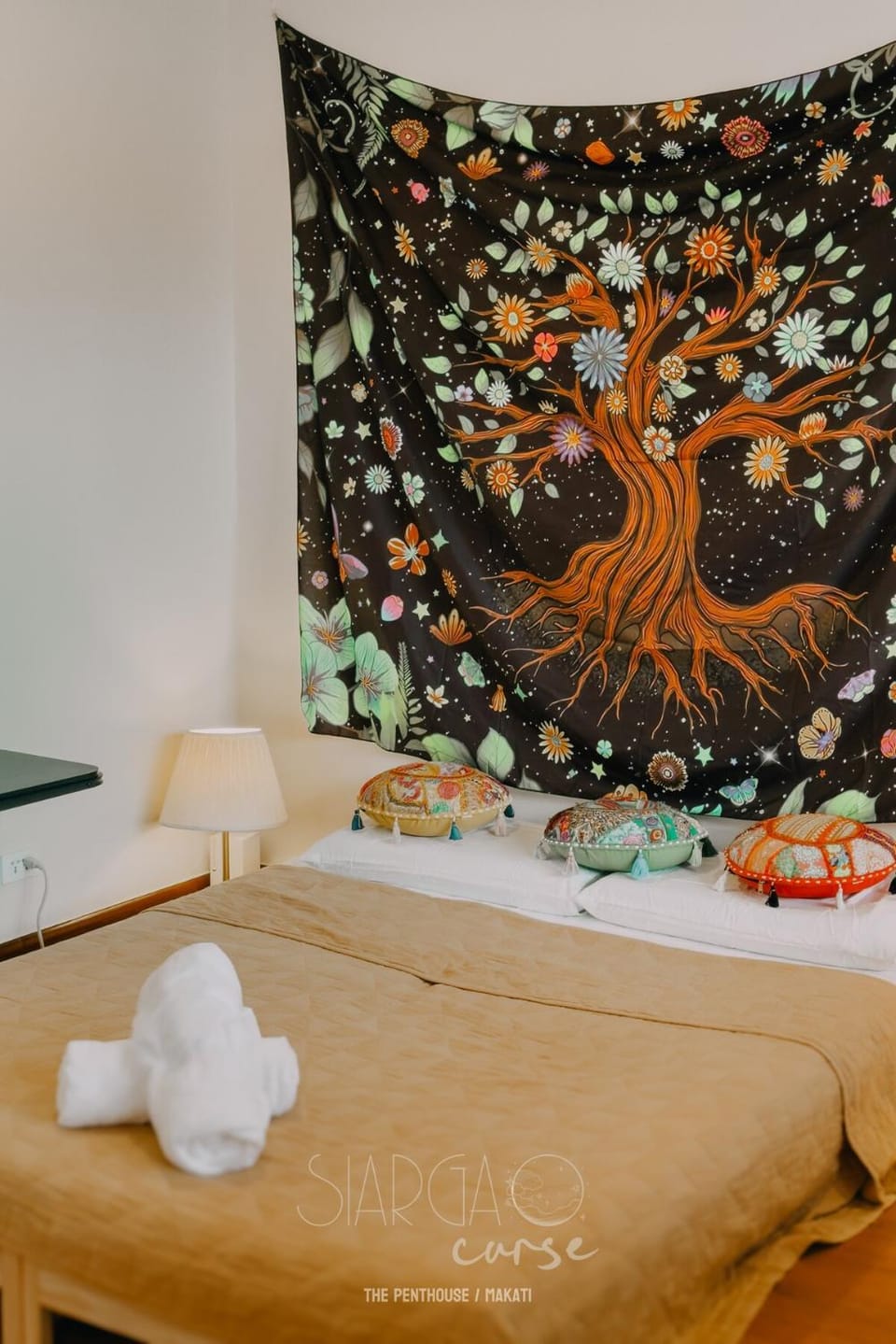 Hidden Gem - Spacious Penthouse with Siargao Vibe Apartment in Makati