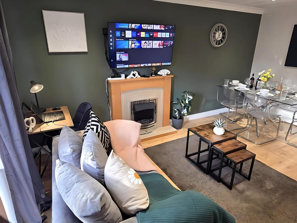 TV and multimedia, Living room, Seating area