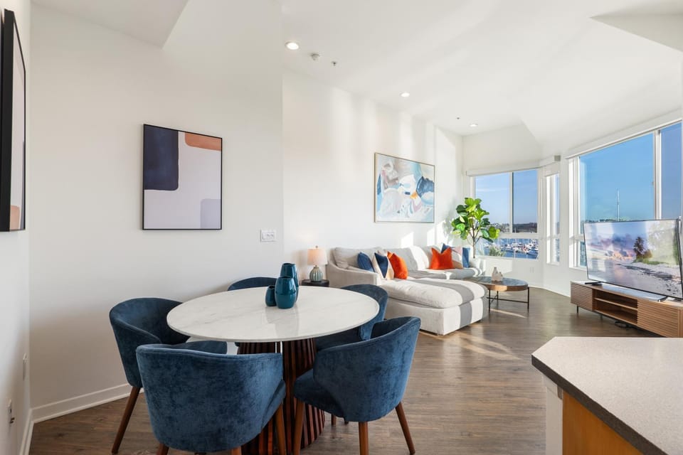 TV and multimedia, Living room, Dining area