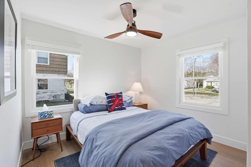 2BR Near Medical Center w Free Parking & Laundry House in Wauwatosa