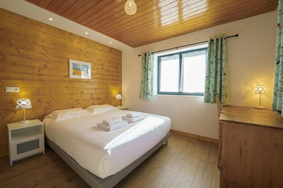 Shangri La Chalet 6CH Proche remontees mecaniques Calme Cheminee Chalet in Les Houches
