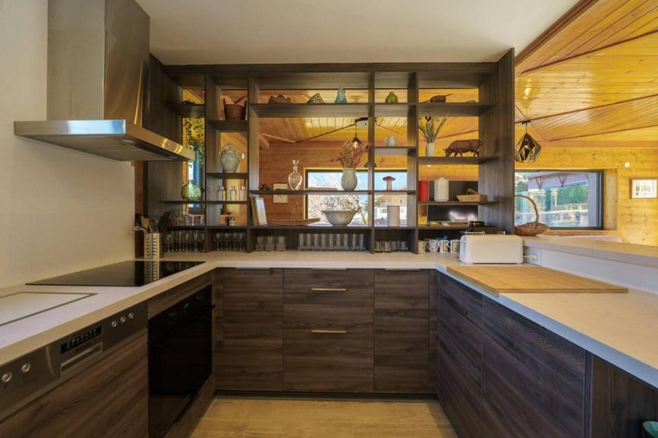 Shangri La Chalet 6CH Proche remontees mecaniques Calme Cheminee Chalet in Les Houches