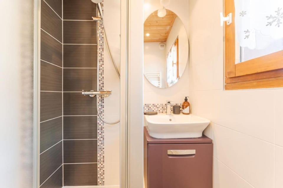 Sonnailles- Cosy 1CH 4pax Hypercentre Balcon Parking Apartment in Chamonix