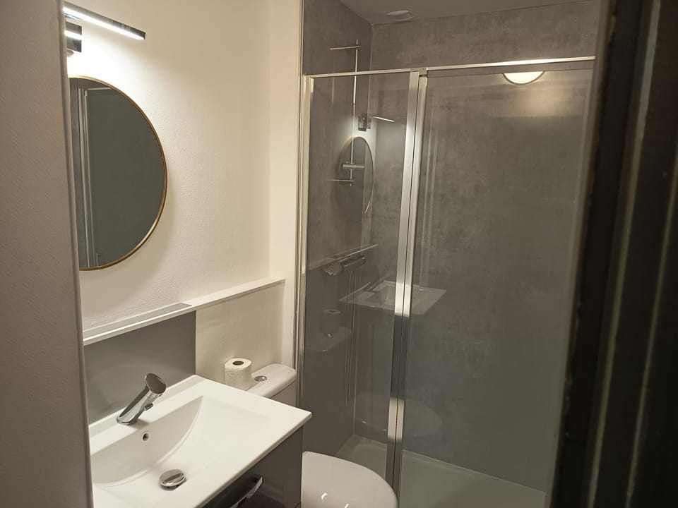 Hôtel Du Mans Hotel in Angers