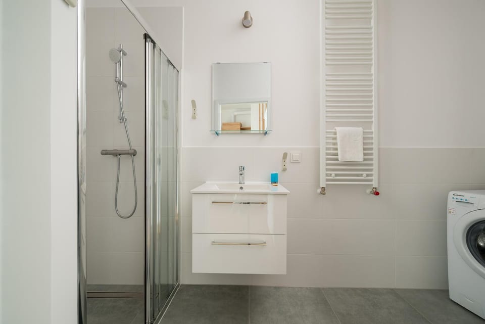 Shower, Bathroom, washing machine