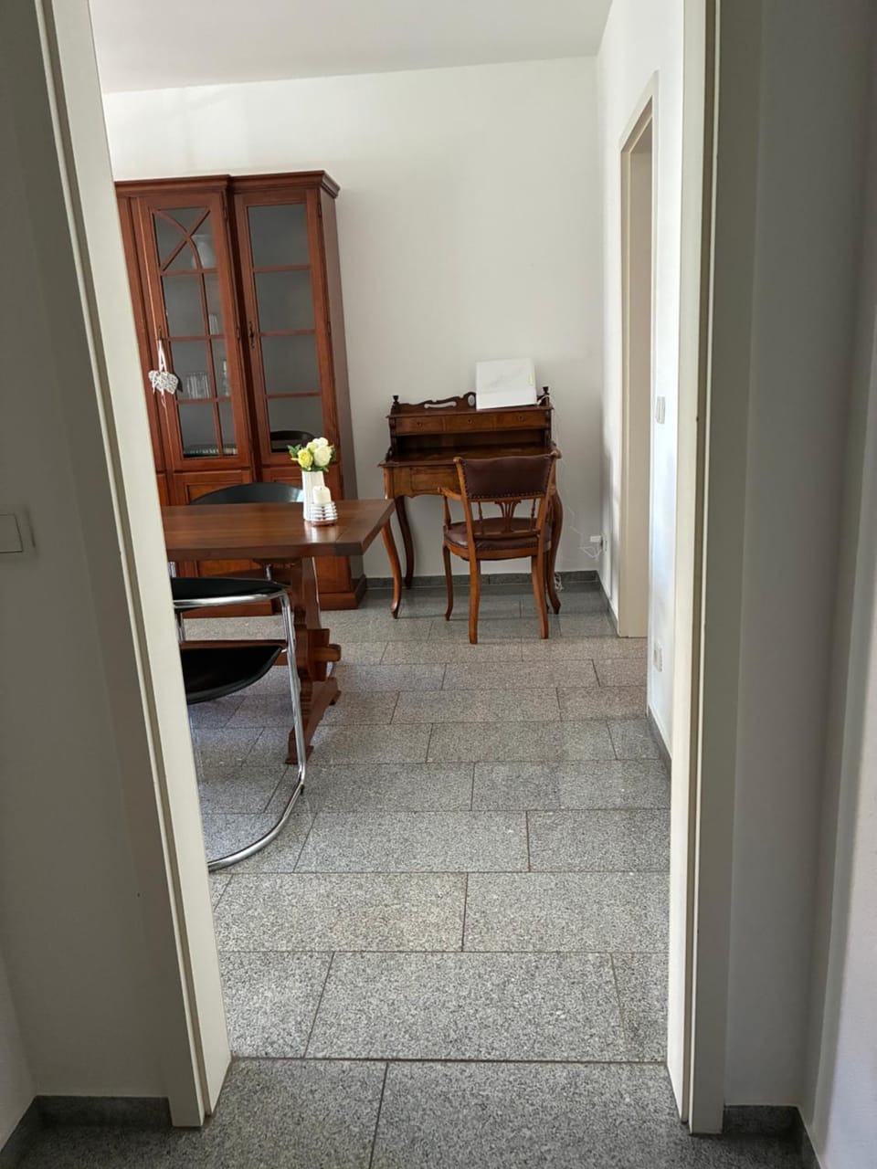 4-Zimmer-Apartment-Saarbrücken-Ost für privat und geschäftlich Reisende Apartment in Saarbrücken