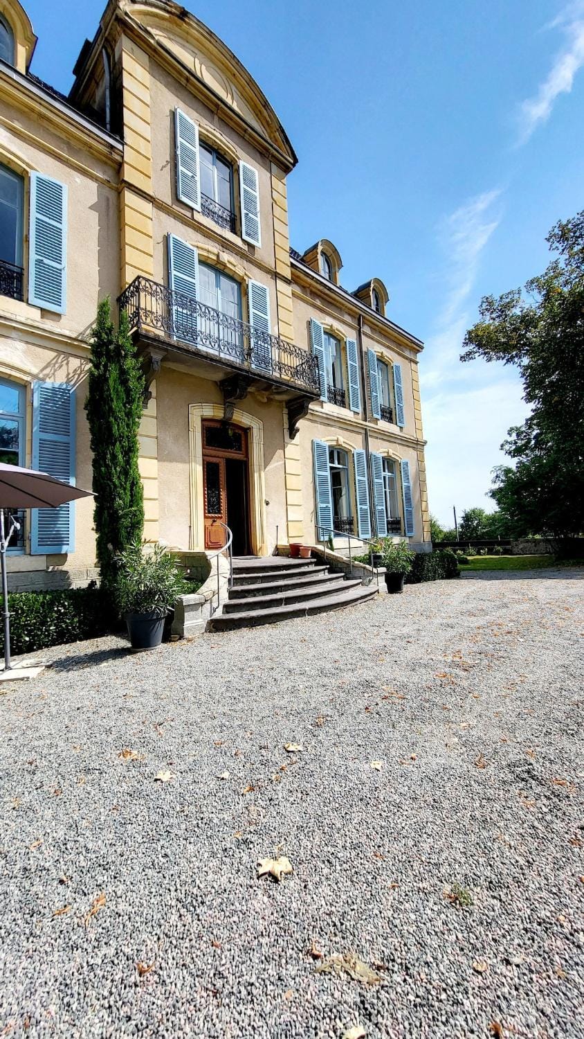Château les bardons Villa in Auvergne-Rhône-Alpes