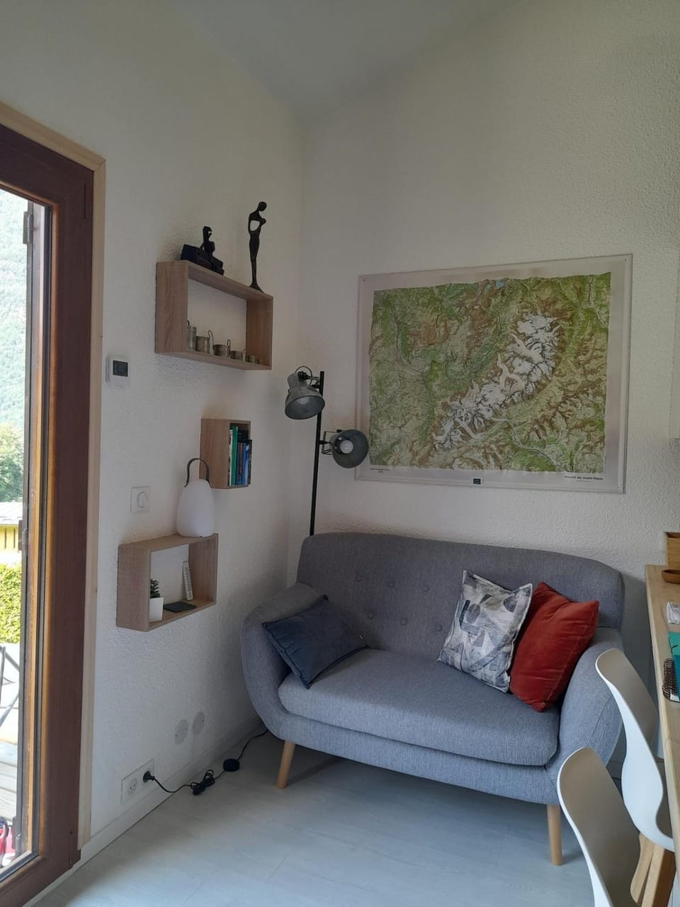 Chalet mitoyen au calme - rez-de-jardin - parking Apartment in Les Houches