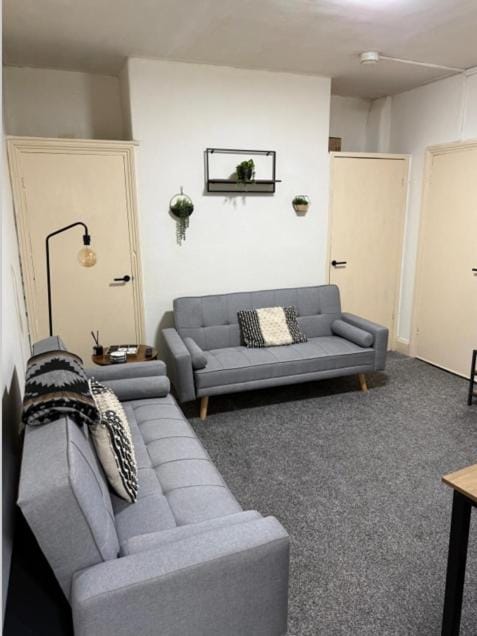 Cosy Newcastle retreat sleeps 8 House in Newcastle upon Tyne