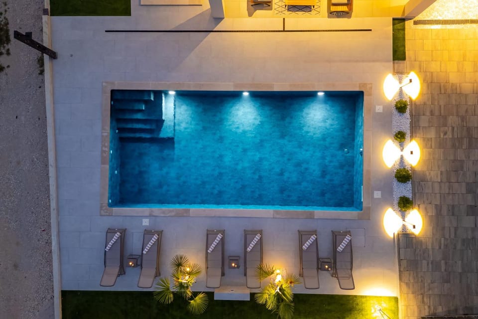 Property building, Swimming pool