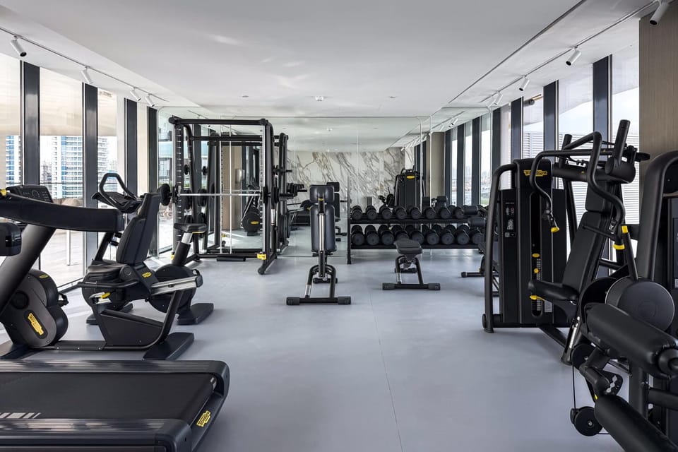 Stylish 1BR with Pool & Gym Access Apartment in Dubai