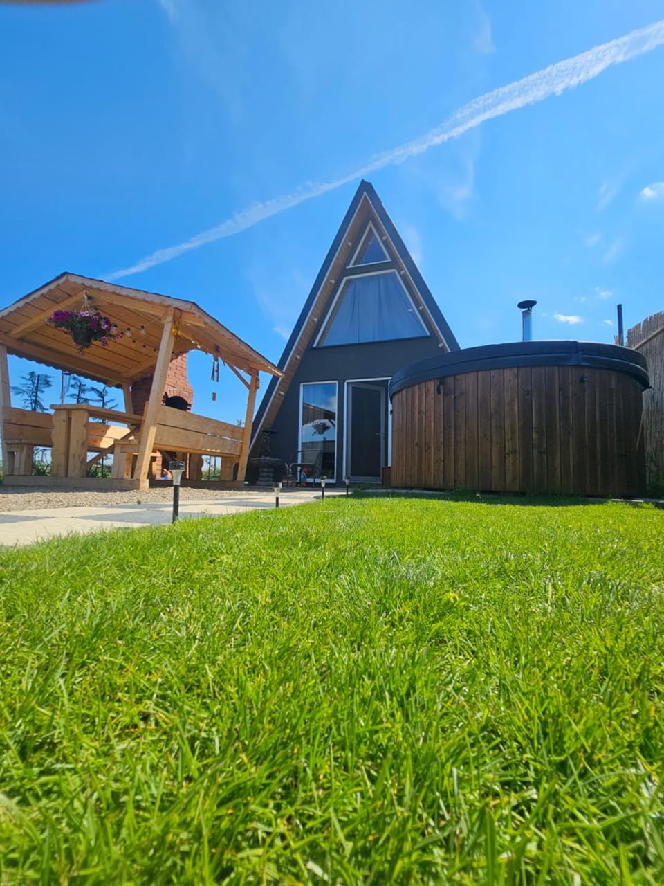 Elioan Cozy A-Frame Chalet in Romania