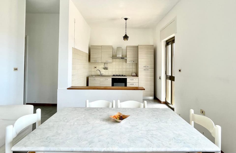 Kitchen or kitchenette, Living room, Seating area, Dining area, Lunch, oven, kitchen
