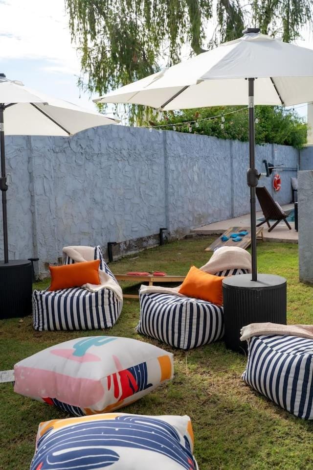 Day, Seating area, sunbed