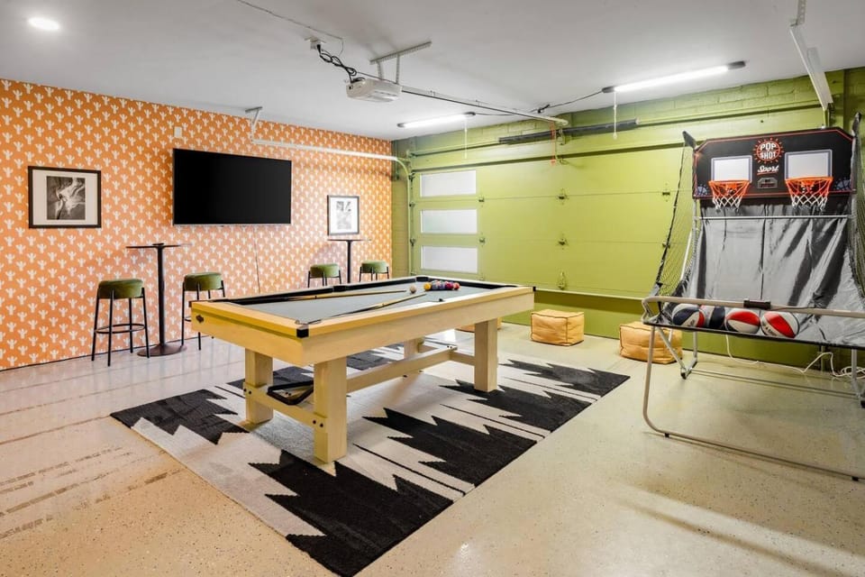 Billiard, Game Room, TV and multimedia, Evening entertainment
