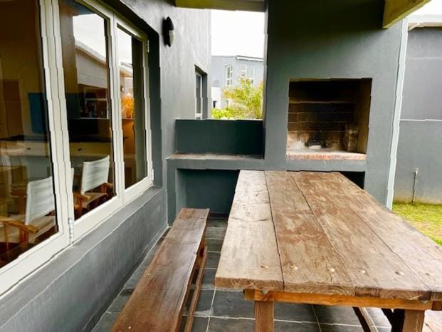 Patio, BBQ facilities
