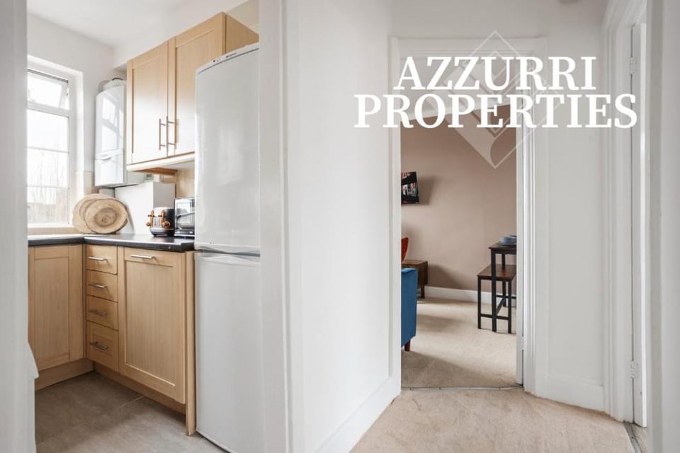Coffee/tea facilities, Kitchen or kitchenette, microwave, oven, stove