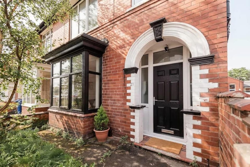 Doncaster Budget Room in Shared House w Kitchen House in Doncaster