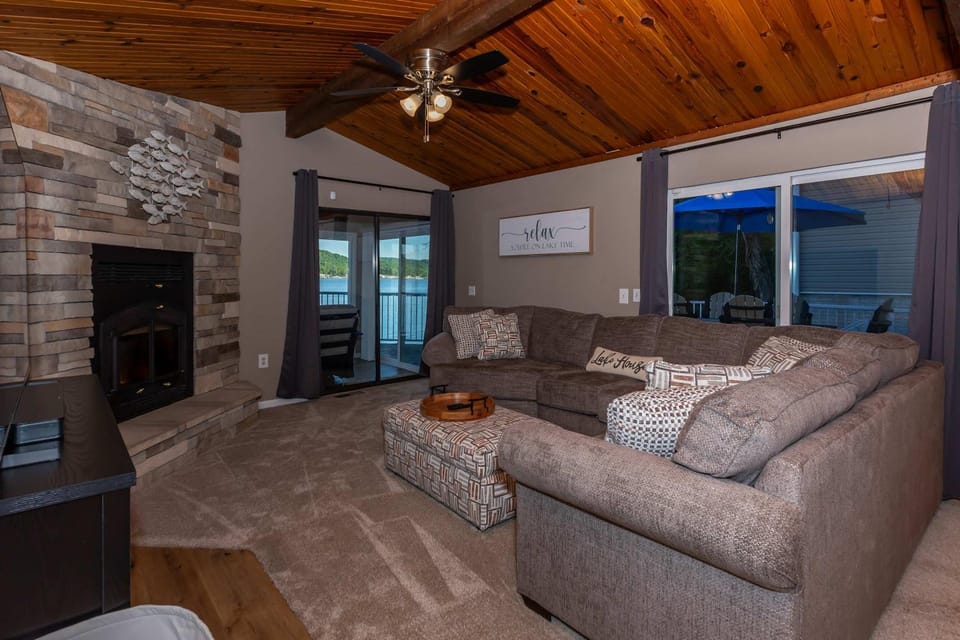 Lakefront Family Home Private Dock with Huge Views House in Lake of the Ozarks
