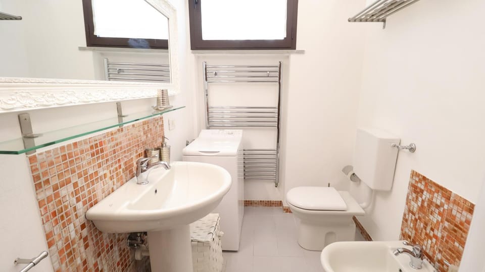 Cozy Loft - with Wi-Fi, Smart TV, Parking Apartment in Emilia-Romagna